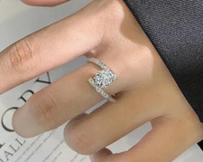 Atemberaubend 2Ct Rund