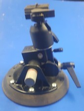 großes SAUG-STATIV für mittelschwere bis schwere Kameras und -Konstruktionen