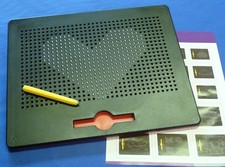 MAGISCHE MAGNET Zaubertafel Maltafel Zeichentafel Kindertafel 31 x 25 cm  455-61