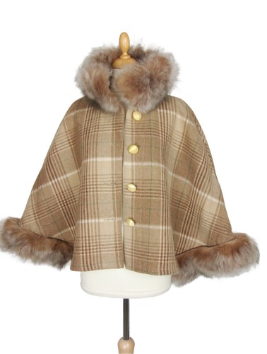 Kleines cape aus schurwolle - kleines,