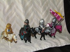 Playmobil Figuren 4 verschiedene Ritter mit Pferden   Sammlung/ Konvolut
