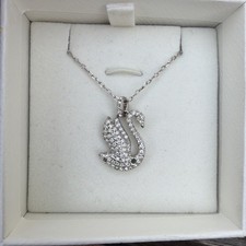 Iconic Swan Anhänger von