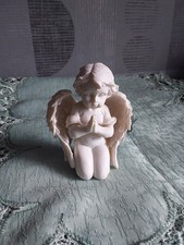 Engelsfigun weiß kniend