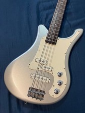 E Bass Gitarre Yamaha SBV-550 Vintage Selten Metallic Silber