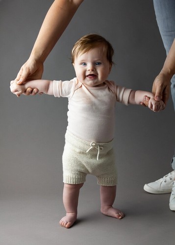 Handgestrickte baby shorts - handgestrickte,