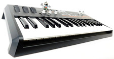Akai miniak synthesizer - akai,