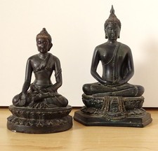 2 Buddha Figuren Meditation Yoga Dekoration dunkelbraun Höhe 20, 15 cm sehr gut