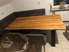 Tischplatte mit natürlicher Waldkante aus massivem Teakholz