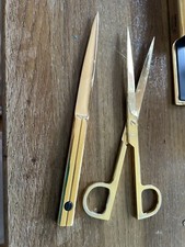 Lerche Tacker, Schere