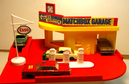 Matchbox esso tankstelle klein - matchbox,