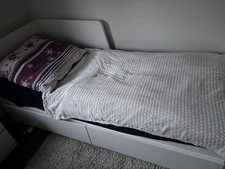 Flekke Bett von Ikea