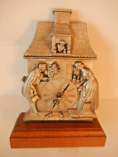 dekorative Zinnuhr auf