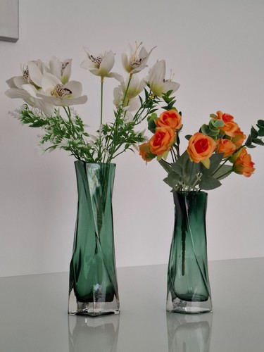 Moderne gedrehte glasvasen - gedrehte,