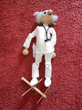 Marionette alter Mann Arzt mit