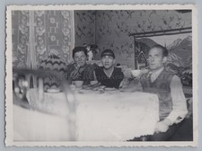 Gardine Tapete Personen Essen