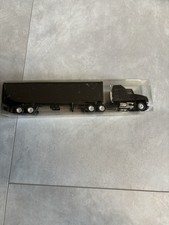 US Truck mit Sattelauflieger