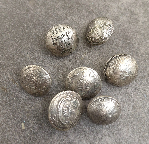 Verschiedene metallknöpfe - 8,