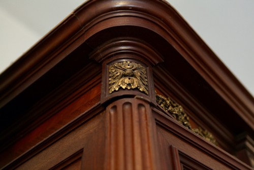Eleganter kleiderschrank aus - eleganter,