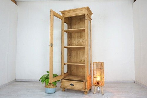 Schöne schmale vitrine - schmale,