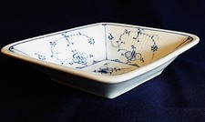 RAUENSTEIN Rauten/Rhombus  -Schale gebrochener Stab Indisch Blau Strohblume 1890