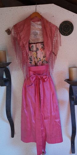 Wunderschönes trachten dirndl - wunderschönes, trachten-dirndl