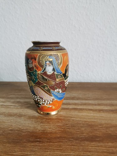 Vintage satsuma moriage vase - satsuma,