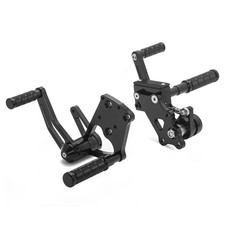 Vorverlegte Fußrastenanlage