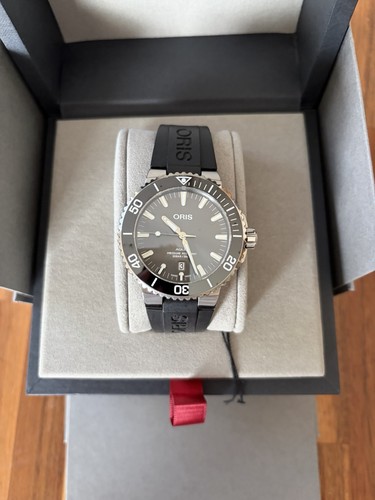Oris aquis graues zifferblatt - aquis,