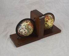 Globus Buchstützen aus Holz Zeitloses Design Ideal für Büro & Wohnzimmer