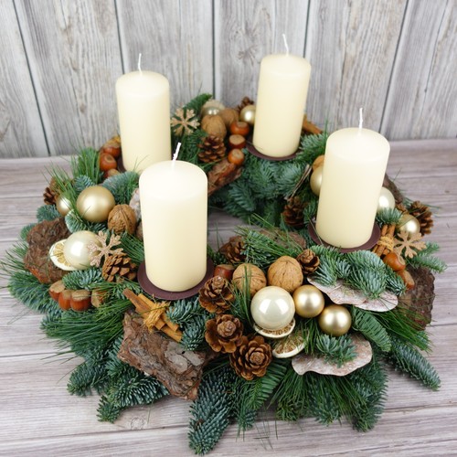 Adventskränze natur creme