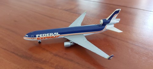 Flugzeugmodell federal - md-11,