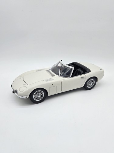 Autoart toyota 2000gt - autoart,