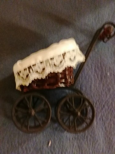 Wunderschöner puppenwagen - wunderschöner,