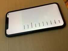 iPhone XR 64 GB Schwarz voll funktionstüchtig, kleine Beschädigung an einer Ecke