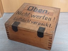 Mun. Kiste Oben Nicht werfen Luftdicht Verpackt