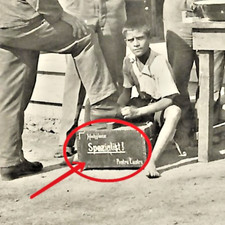 Org.Foto, Junger Roma beim Stiefel putzen WH Soldaten Pflege Rumänien, 1942