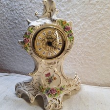 Alte Tischuhr aus Porzellan
