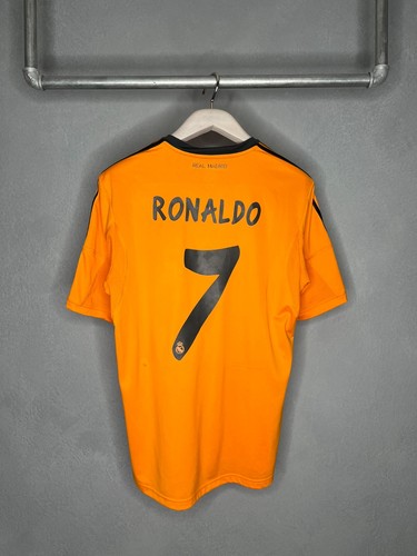 Real madrid cristiano - •,