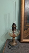 Schöne antike Petroleumlampe
