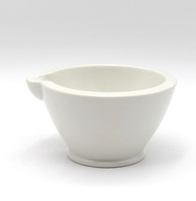 Alter Apothekermörser aus weißem Marmor oder Porzellan