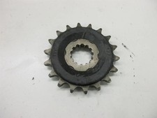 W444. Triumph 1050 Speed Triple Ritzel vorne Motor Getriebe 18 T Nebengetriebe