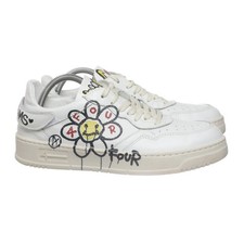 Four ti Four, Sneaker