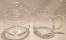 Zuckerdose und Sahnekännchen aus Glas gebraucht in sehr schönen Zustand neuwerti