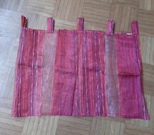 Scheibengardine rot gestreift