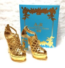 Anna dello Russo Designer Pumps H&M Gr. 40 High Heel Stilettos Leder gold NEU