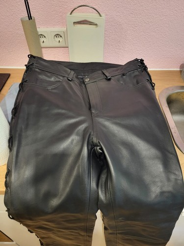 Schnürlederhose