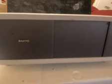 Sanyo PLV Z800 Nativer 1080p Full HD Beamer  Lampe Nur 55H Gelaufen