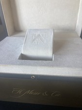 H. Moser & Cie. Uhrenkasten
