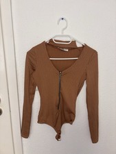 Brauner Ripp-Bodysuit mit
