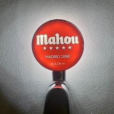 Nagelneues Mahou Bier